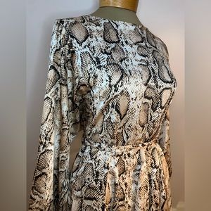 Snake skin print dress, long sleeve, flowy.